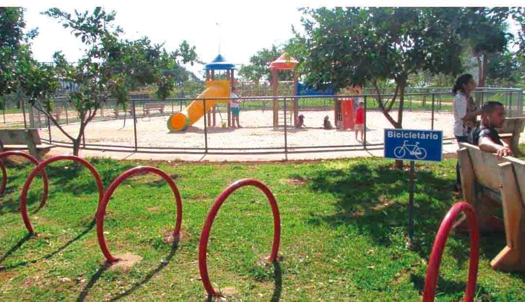 Na Contramao Da Folia